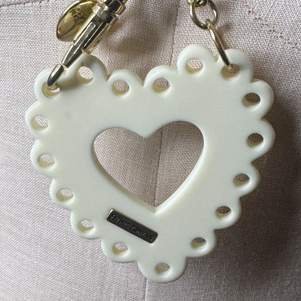Betsey Johnson Acrylic Heart Necklace W/ Rhinestones Collectible Statement Y2K - Picture 4 of 8